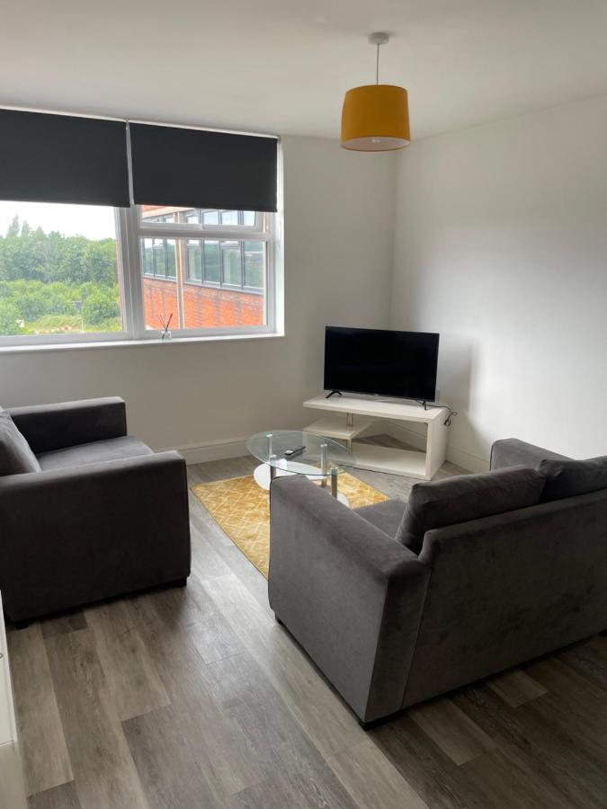 دربي #0611 Two Bedroom Serviced Apartment - Free Parking المظهر الخارجي الصورة